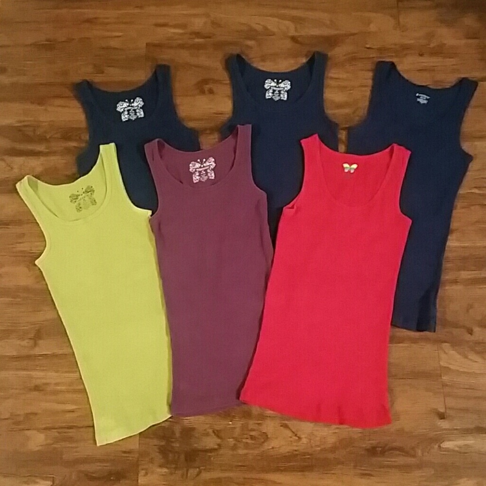 No Boundaries Tank Top Lot (6)